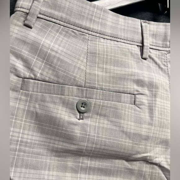 💥3/$15💥NWT Greg Norman Men’s Performance Fairway Shorts - Size 30, Color Silver - Picture 8 of 11
